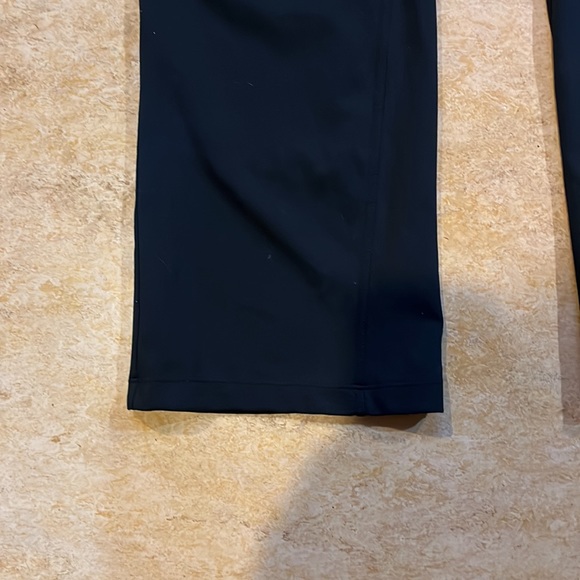 Women’s ZELLA Capri Leggings Black Medium - Picture 3 of 4